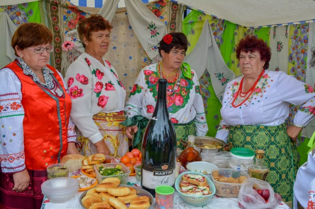 На Алтае прошел фестиваль вареника-2017.