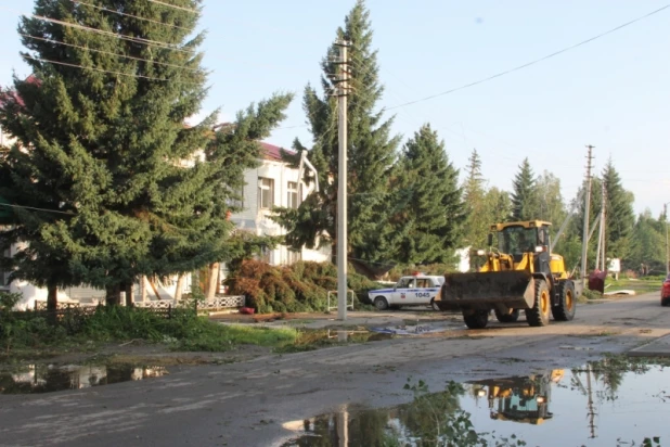 Как в Алтайском крае борются с последствиями разрушительного урагана. Советский район, июль 2017 года.