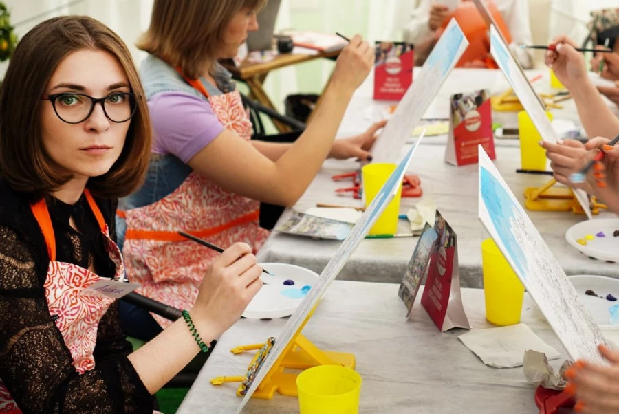 Фестиваль акварели "Дети рисуют сы-ы-ы-р".