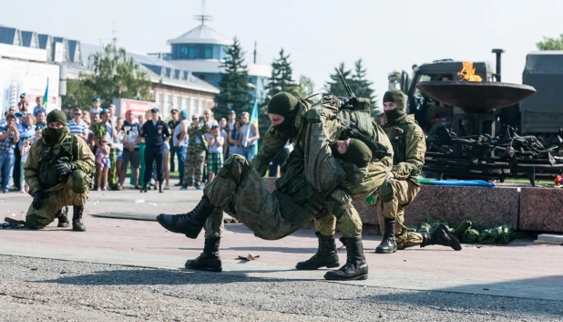 День десантника в Барнауле. 2 августа 2017 года.