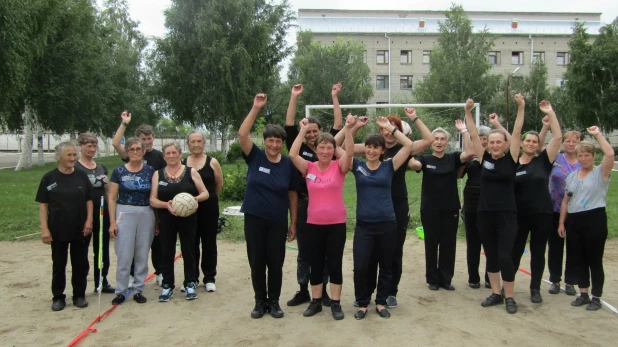 "А ну-ка, бабушки!" в колонии.