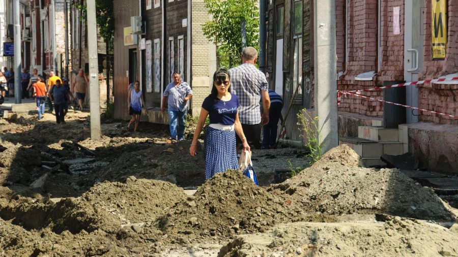 Ремонт улицы Льва Толстого в Барнауле. 3 августа 2017 года.