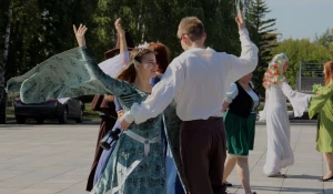 Эльфийско-хоббичий бал в честь Дж. Р. Р. Толкина в Барнауле.