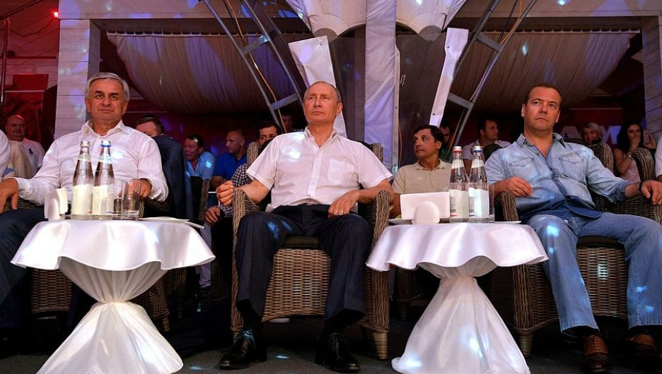 Путин на турнире по боевому самбо.