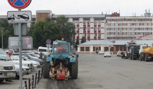 Замена асфальта на Привокзальной площади.