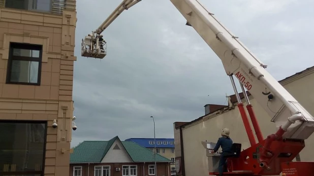 Учения пожарных в администрации Барнаула.