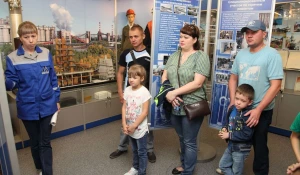 Алтай-Кокс финансирует социальные программы.