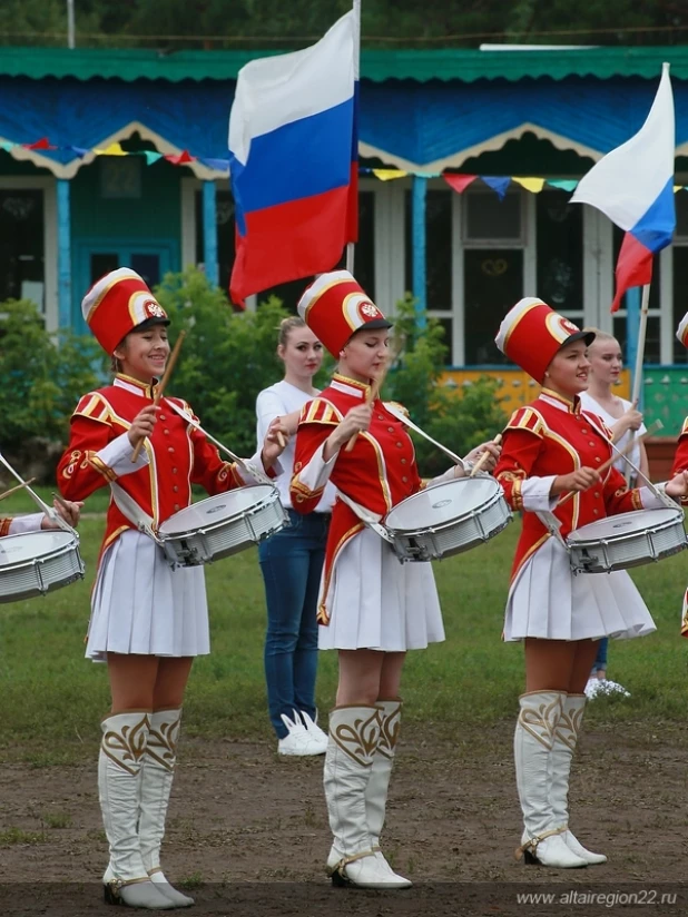 Открытие 25-й смены Международной летней детской деревни "Алтай".