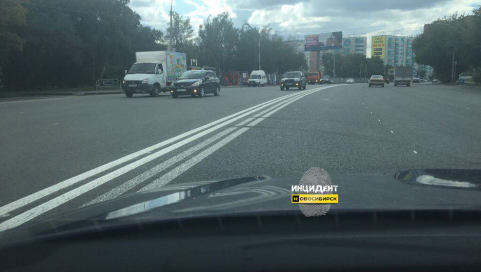 В Новосибирске нанесли странную разметку на улице Немировича-Данченко.
