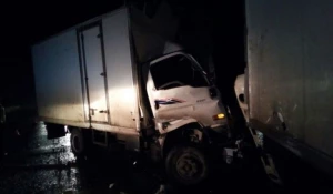 ДТП с двумя грузовиками.