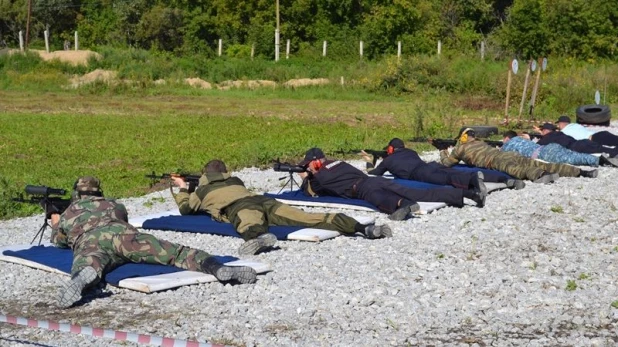 Соревнования полицейских по стрельбе.