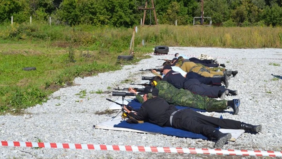 Соревнования полицейских по стрельбе.