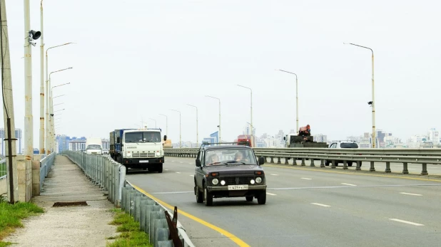 Автомобили в Барнауле.