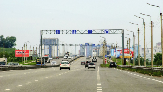 Автомобили в Барнауле. Новый мост.