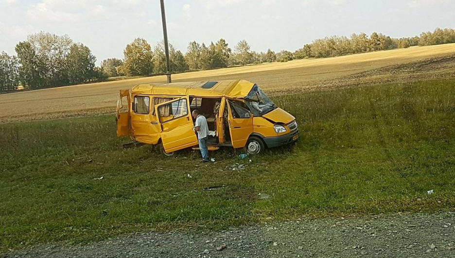 В Калманском районе грузовик врезался в пассажирскую "Газель". 25 августа 2017 года.