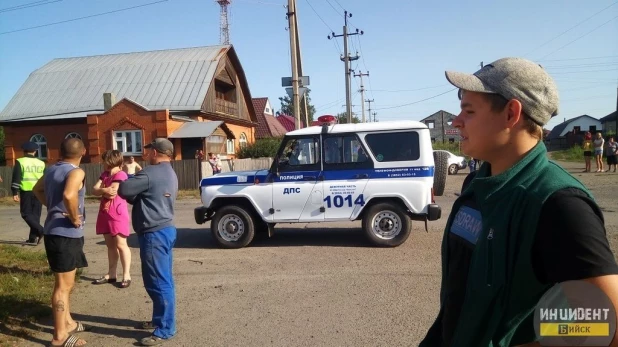 В Бийске автомобиль разорвало на части.