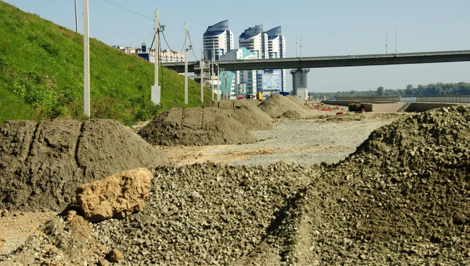 Благоустройство набережной Оби у барнаульского речного вокзала.