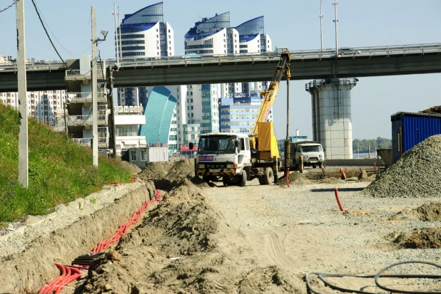 Благоустройство набережной Оби у барнаульского речного вокзала.