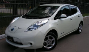 Электромобиль Nissan Leaf в Барнауле.