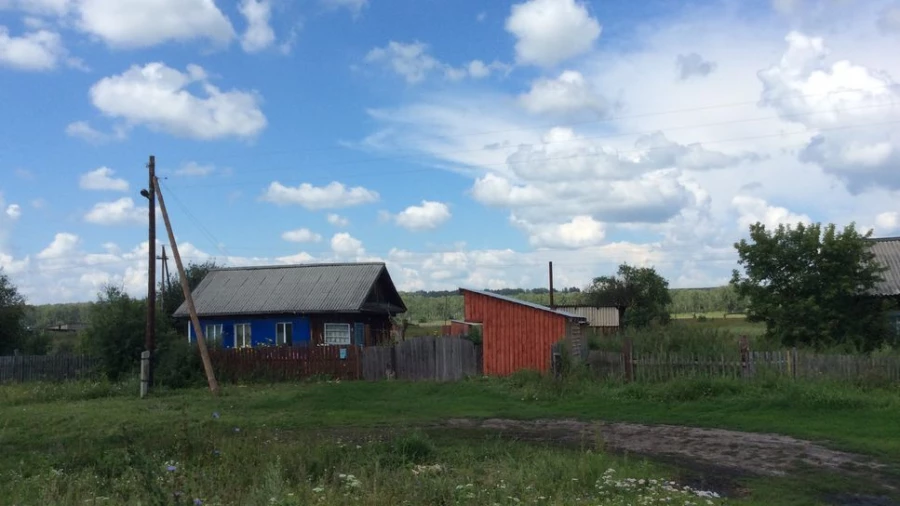 В селе Таскаево.