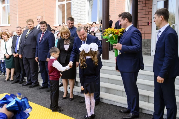 "Жилищная инициатива" построила "супершколу".