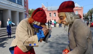 Открытие сезона в театре кукол "Сказка".