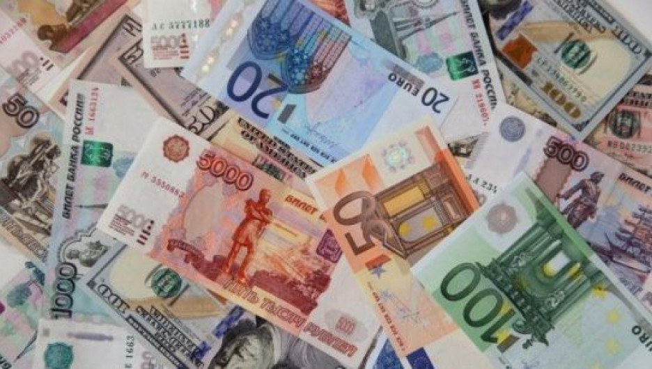 На Алтае за махинации с валютой осудили организатора ОПГ