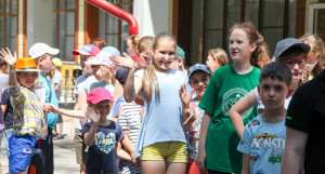 "Алтай-Кокс" организовал летний отдых детей заводчан.