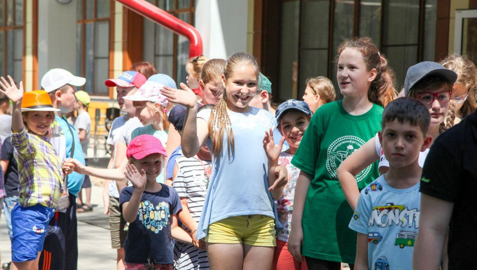 "Алтай-Кокс" организовал летний отдых детей заводчан.