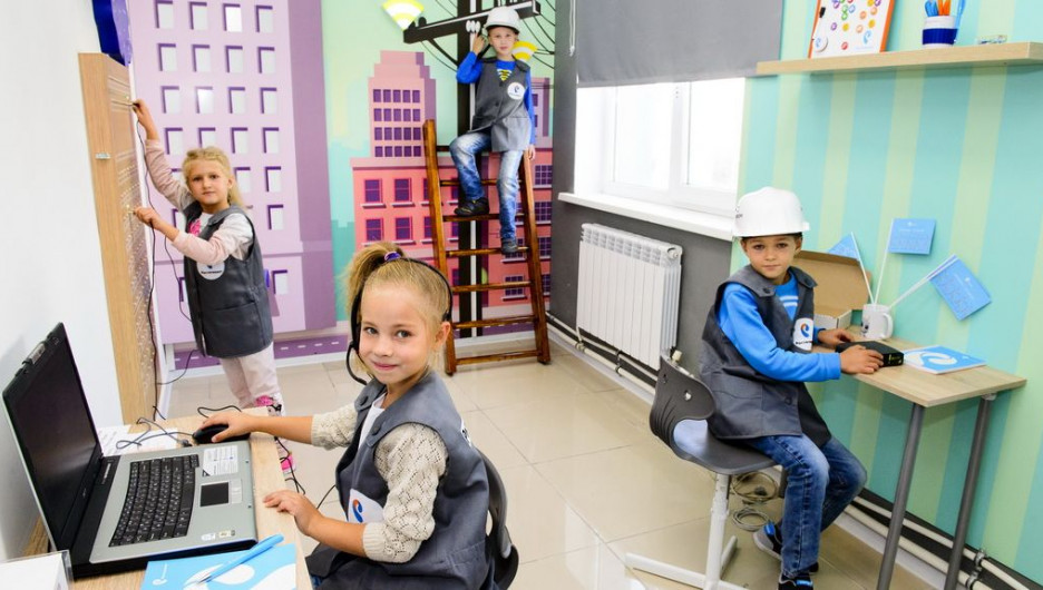 В Барнауле открылся детский "Дом связи".