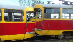 В Барнауле столкнулись два трамвая