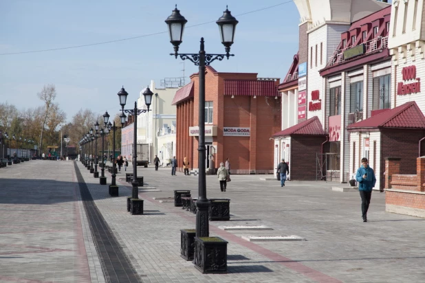 "Барнаульский Арбат" за день до открытия. Ул. Мало-Тобольская.