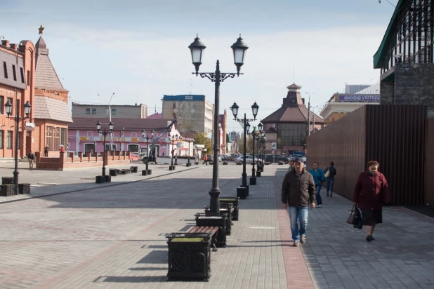 "Барнаульский Арбат" за день до открытия. Ул. Мало-Тобольская.