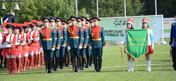 Гала-концерт оркестров на стадионе Алексея Смертина в Барнауле. 