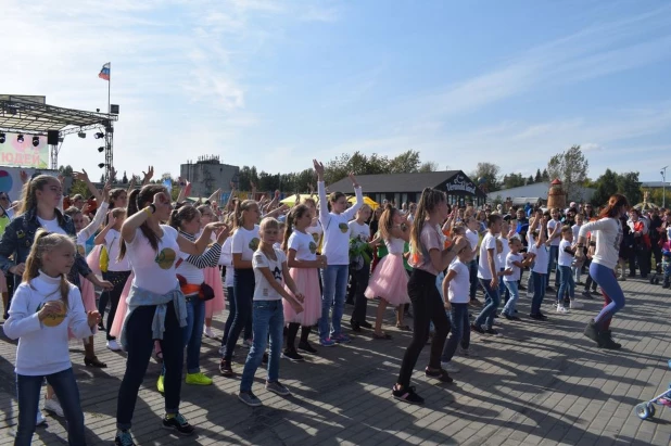 Фестиваль танцев в Барнауле.