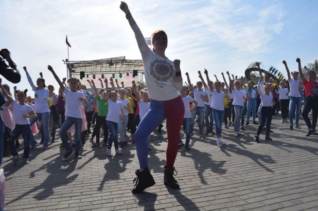 Фестиваль танцев в Барнауле.