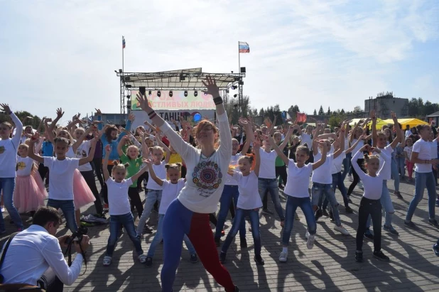 Фестиваль танцев в Барнауле.