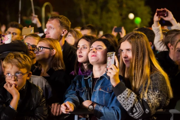 Группа "Корни" на площади Сахарова на Дне города-2017.