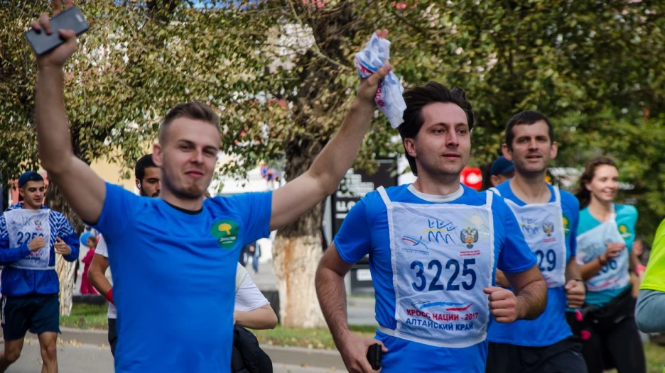 "Кросс наций".