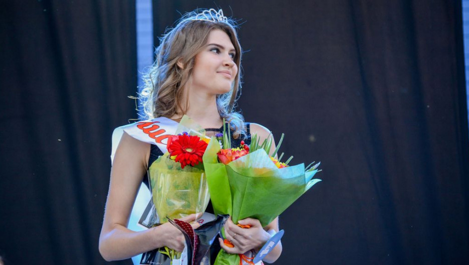 Яна Казанцева победила в конкурсе "Мисс Барнаул-2017". 16 сентября 2017 года.