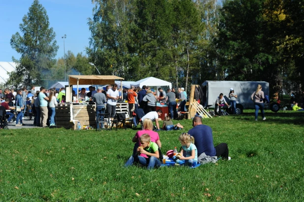 В Парке спорта впервые прошел Фестиваль барбекю. 17 сентября 2017 года