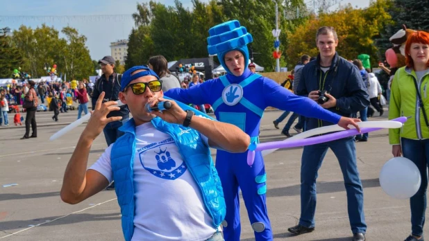 В честь Дня города и юбилея Алтайского края издательский дом "Алтапресс" организовал большой праздник.