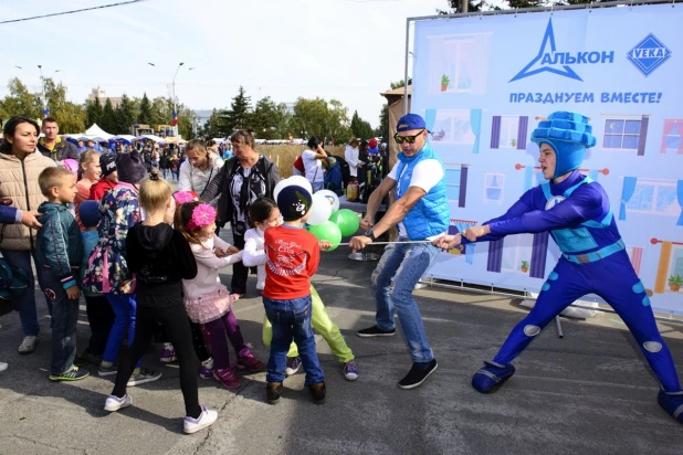 В честь Дня города и юбилея Алтайского края издательский дом "Алтапресс" организовал большой праздник.