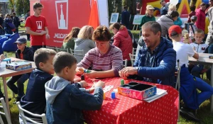 Большая городская игротека прошла на площади Сахарова.