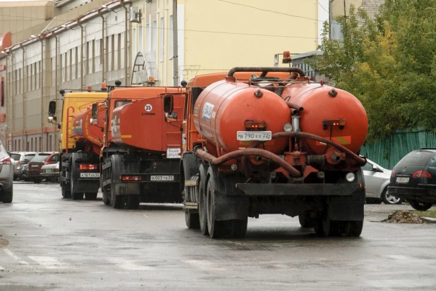 Парад коммунальной техники в Барнауле