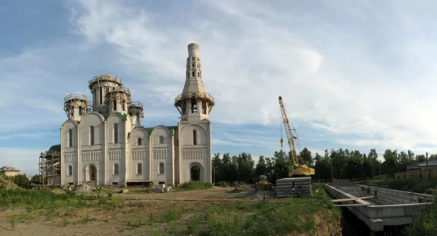 Строительство старообрядческого храма Покрова Богродицы в Барнауле.