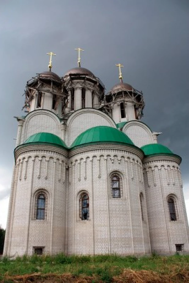 Строительство старообрядческого храма Покрова Богродицы в Барнауле.