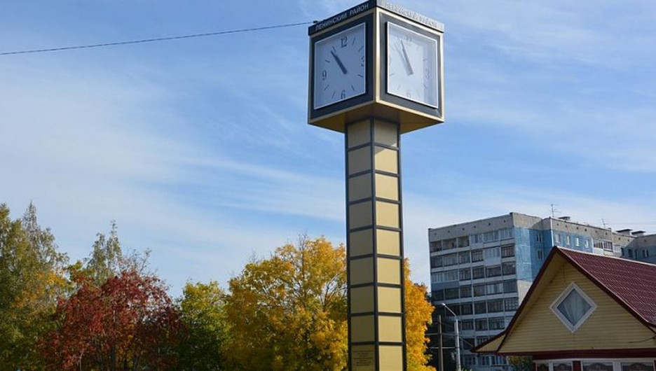 В Барнауле открыли часы 1980 года.