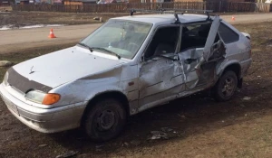 На Алтае после ДТП водителя ВАЗа доставили в больницу.