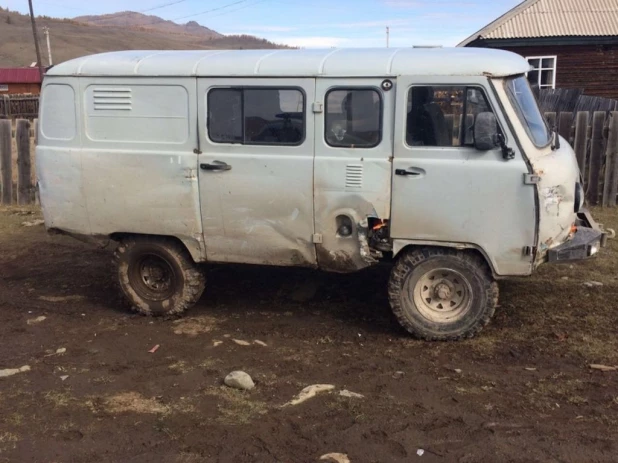 На Алтае после ДТП водителя ВАЗа доставили в больницу.